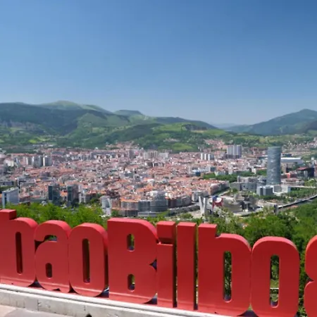 Gran Bilbao 3 - 3 Bedrooms شقة *